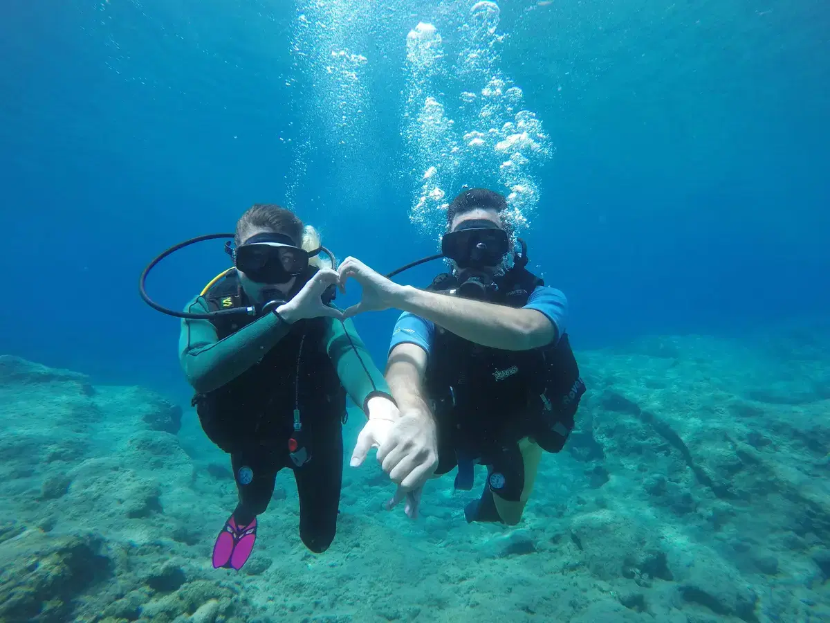 Shoreline Scuba Adventure in Swaraj Dweep - Dive into Serenity